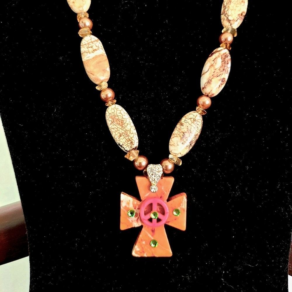ARTISIAN STONE, SILVERTONE & BEAD PEACE NECKLACE